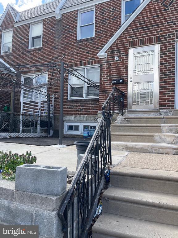 Primary Photo - 7124 Lynford St