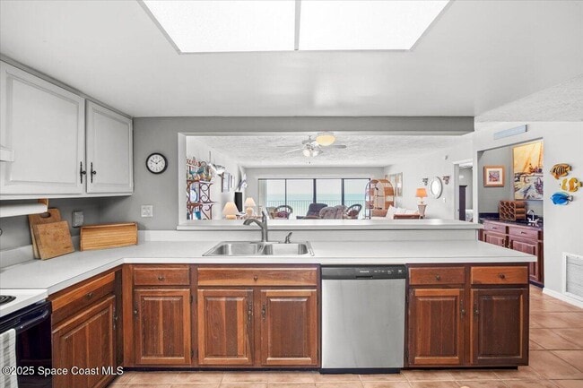 Building Photo - 403 Jimmy Buffett Mem Hwy