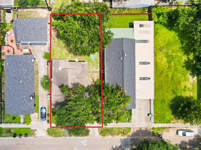 Foto del edificio - 608 Northwood St