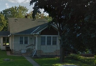 Building Photo - 2018 Como Ave SE