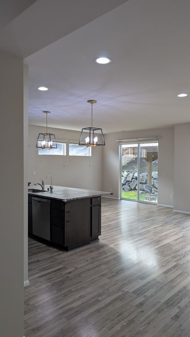 Foto del edificio - 5 bedroom Marysville 2 story home