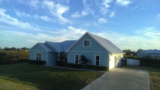 Foto del edificio - 3533 Sky Valley Ln