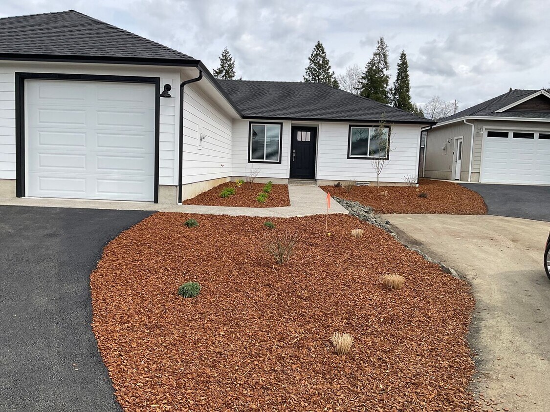 Primary Photo - Brand New Beautiful Home