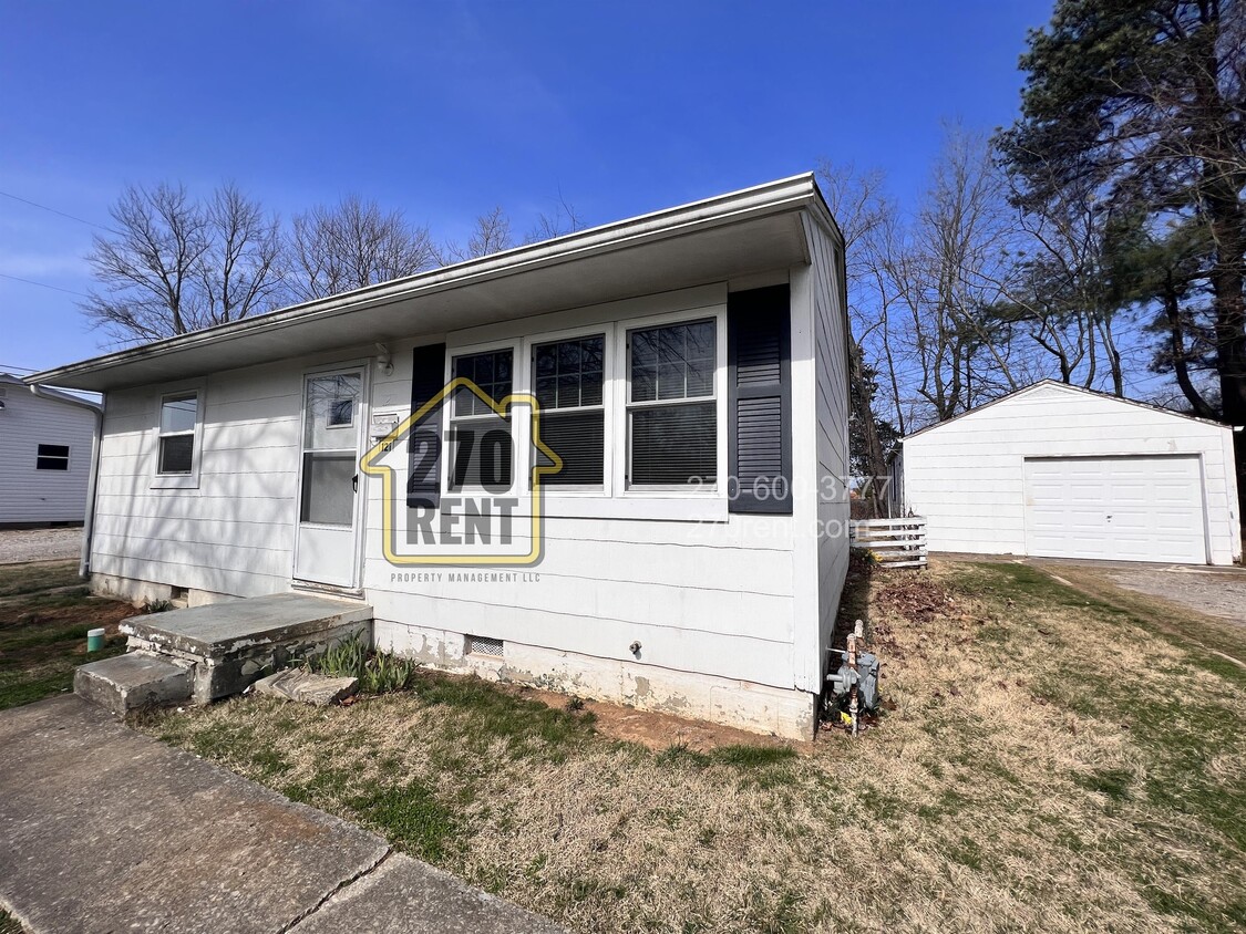 Primary Photo - 121 Crestview Dr