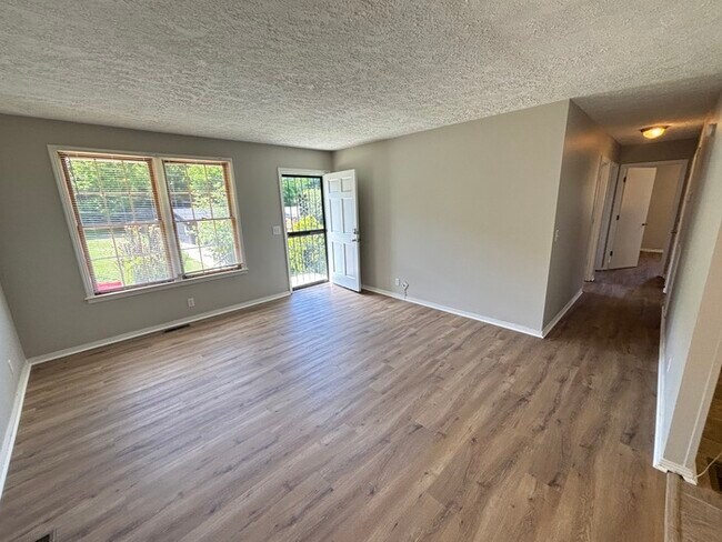 Photo - 2788 Old Matthews Rd House