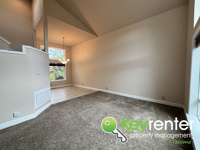 Building Photo - Spacious 5-Bedroom Auburn Home in Secluded...