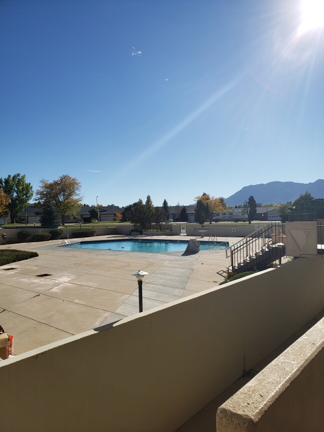 Foto del edificio - 411 Lakewood Cir