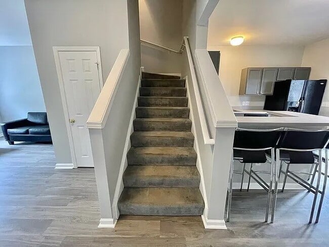 Building Photo - 128 University Village Dr