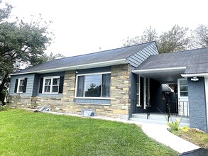 Building Photo - 101 Tyler Rd