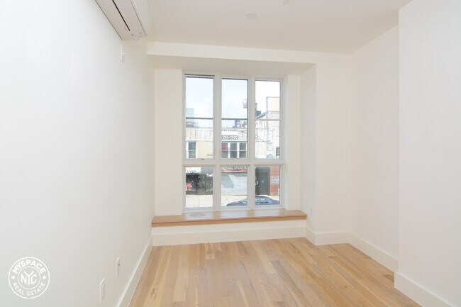 Foto del edificio - 830 St Johns Pl