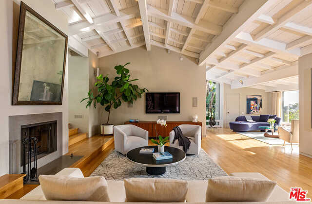 Foto principal - 7039 Senalda Rd