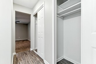 9400 Hurstbourne Park Blvd-102.jpg - The Rye Apartments