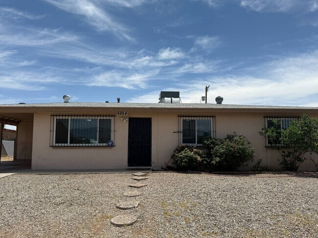 Building Photo - 6864 E Nelson Dr