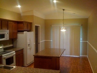 Building Photo - 2022 Crooked Ave
