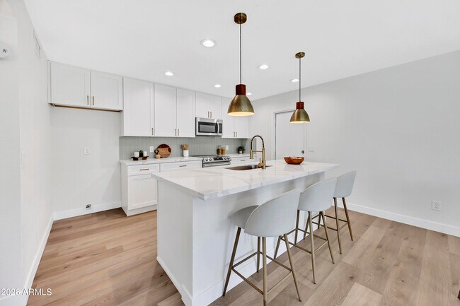 Foto del edificio - 8876 W Bluefield Ave