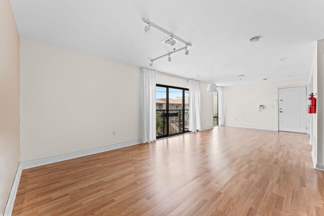 Building Photo - 125 70th St