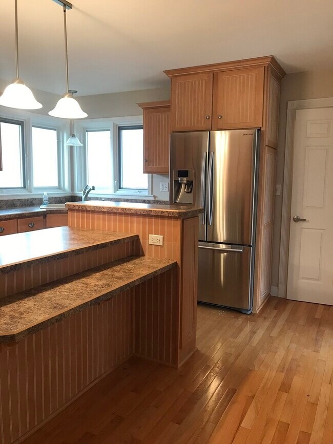 Foto del edificio - 1402 Lakeview Dr