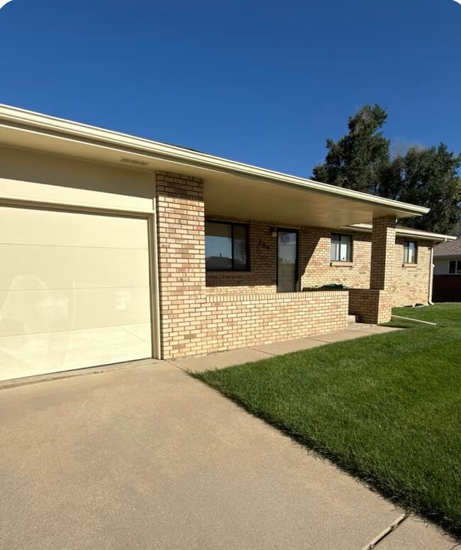 Building Photo - 304 19th Avenue Ct