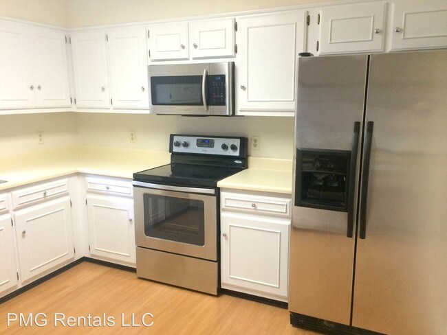 Foto del edificio - 4 br, 2 bath Room For Rent - 216 Merrywood Dr