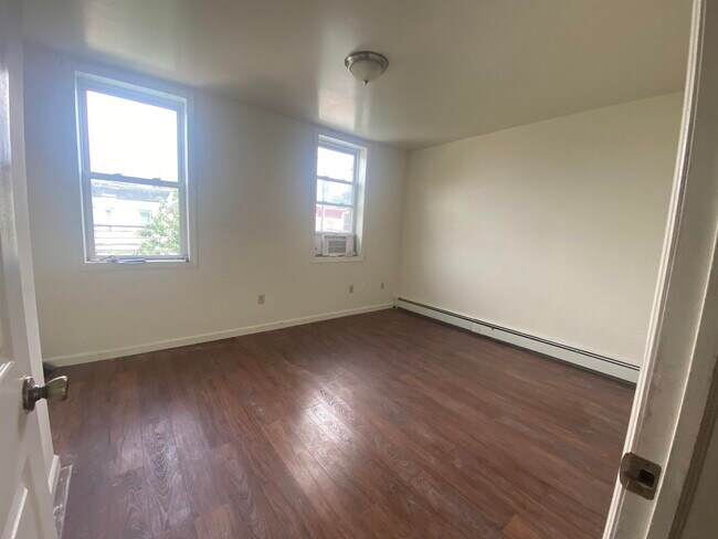 Building Photo - 6039 Palisade Ave