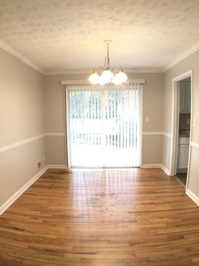 Building Photo - 3128 Columbia Woods Dr