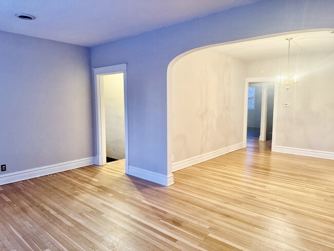 Foto del edificio - Spacious 2-Bed Duplex in St. Louis: Modern...