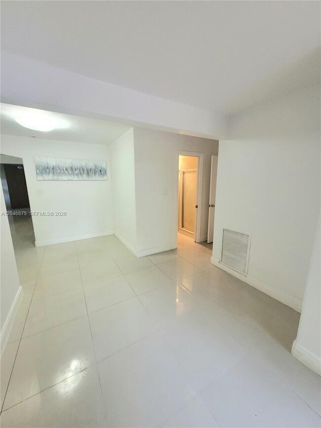 Foto del edificio - 1132 Moffett St