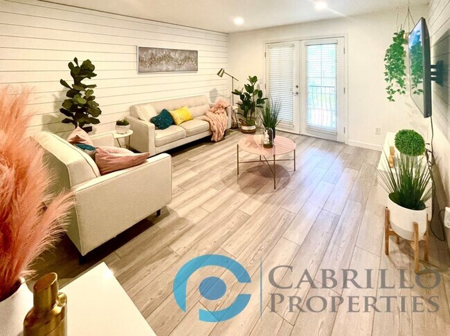 Building Photo - *** $500 OFF MOVE IN SPECIAL!!! *** Beautifully Renovated 2BD/2BA Condo with In-Unit Washer and D...