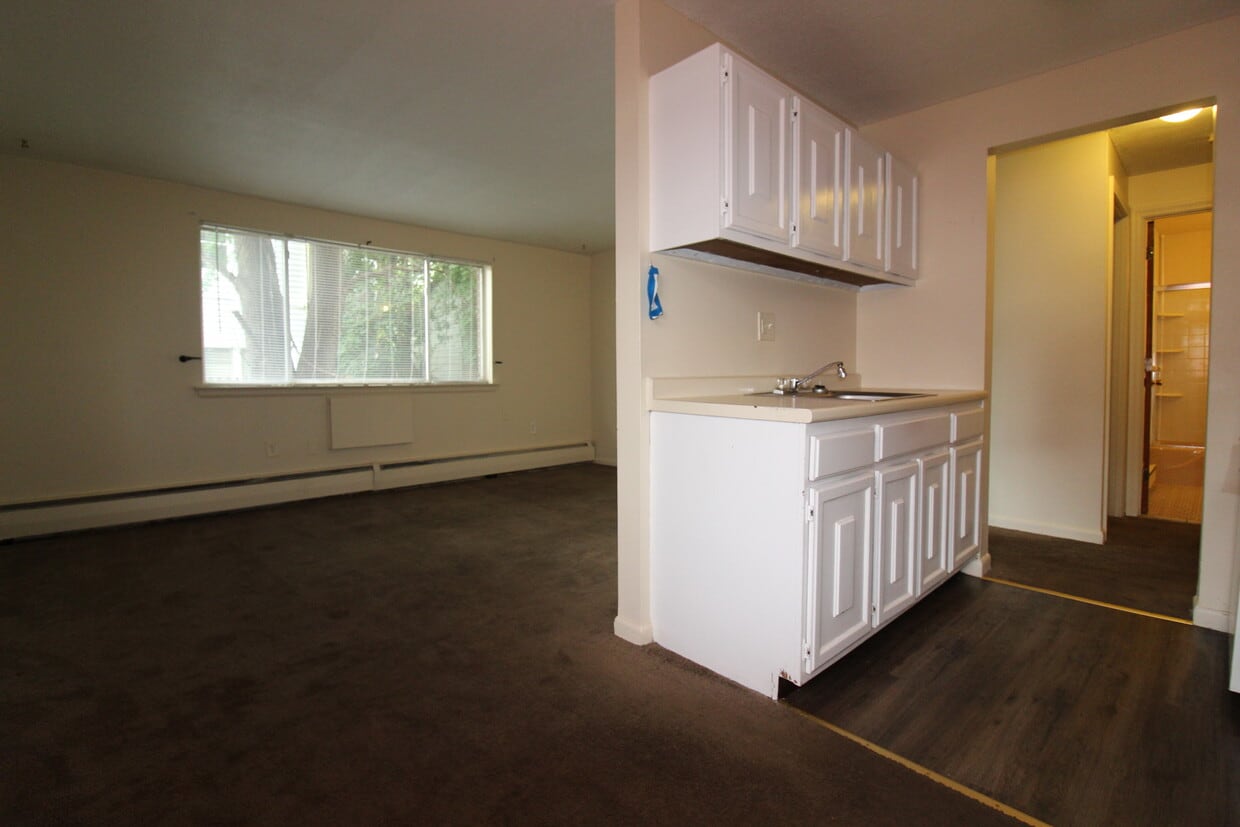 89 S Whitney St Unit C7, Hartford, CT 06106 Apartments in Hartford