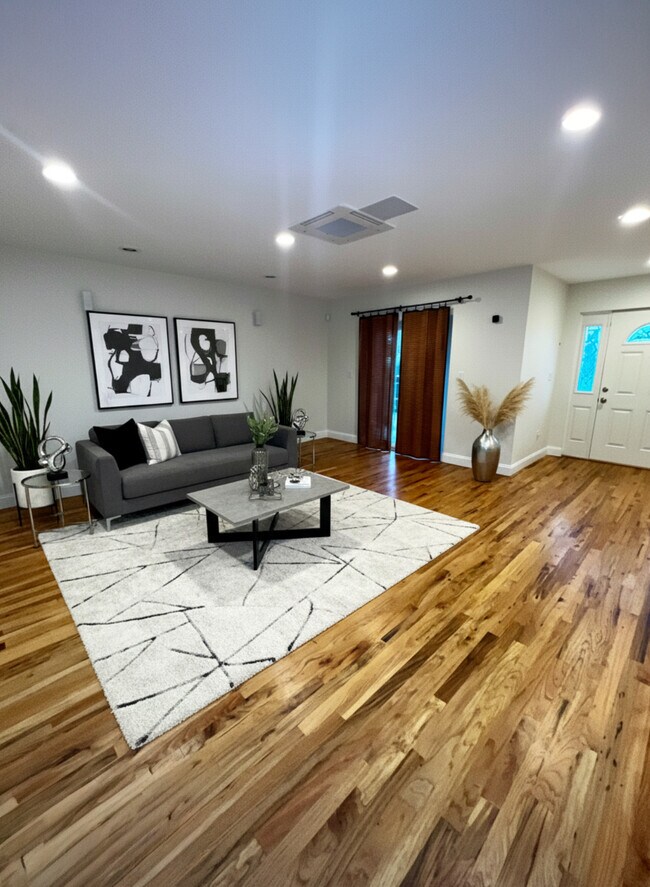 Foto del edificio - 520 N Terrace Ave