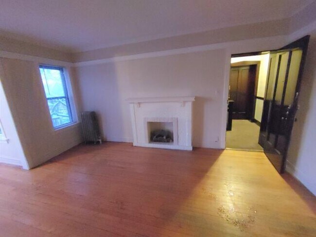Building Photo - 1 bedroom in CHICAGO IL 60626