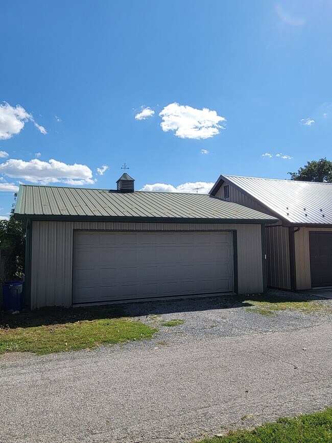 Building Photo - 3571 Orrstown Rd