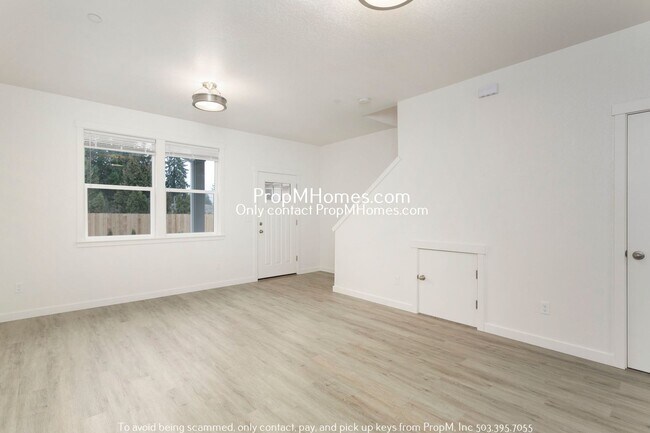 Building Photo - Modern Four Bedroom Home in SE! FREE PET RENT & DEPOSIT SPECIAL