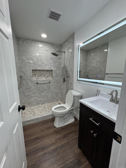 Foto del edificio - 847 Tamayo Dr