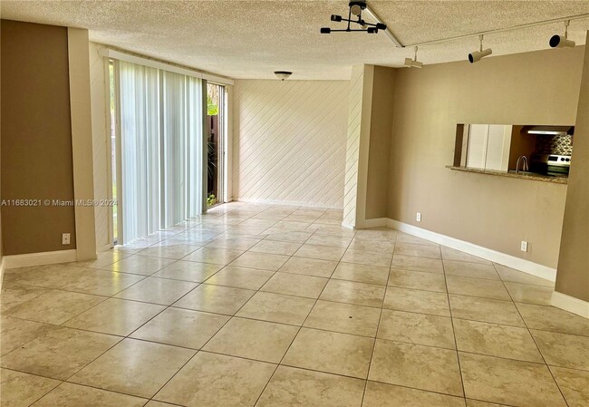 Foto del edificio - 3100 N Pine Island Rd