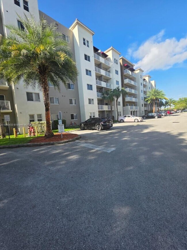 Foto del edificio - 11050 SW 196th St
