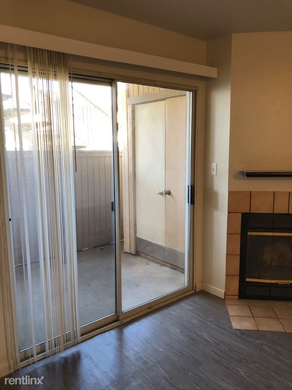 Building Photo - 2 br, 2 bath Apartment - 3930 Hollister Ave