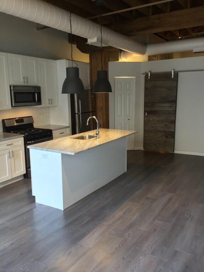 Building Photo - 525 N Halsted St