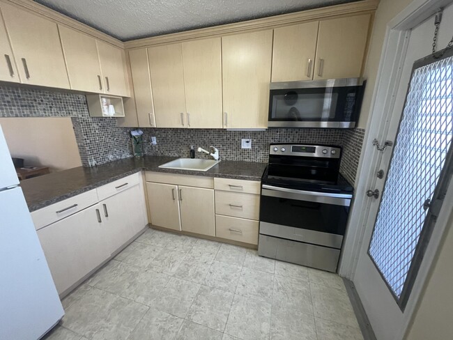 Foto del edificio - 400 NE 20th St