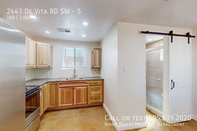 Building Photo - 2443 De Vita Rd SW