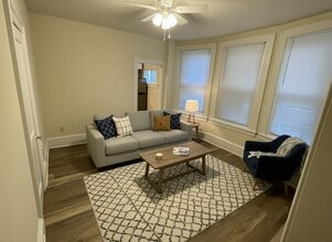 Building Photo - 1625 Dyre St