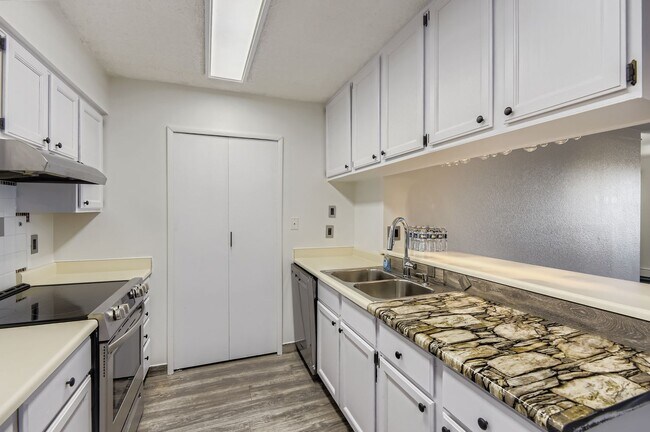 Foto del edificio - 7420 E Quincy Ave