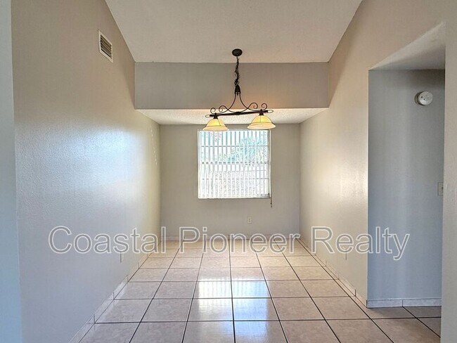 Building Photo - 10202 Bonnie Bay Ct