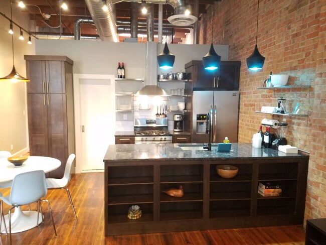 Foto del edificio - 2238 Washington Blvd