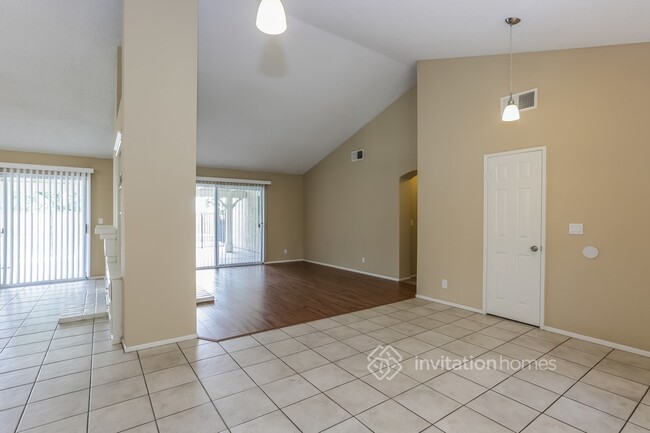Building Photo - 2825 Sandstone Ct
