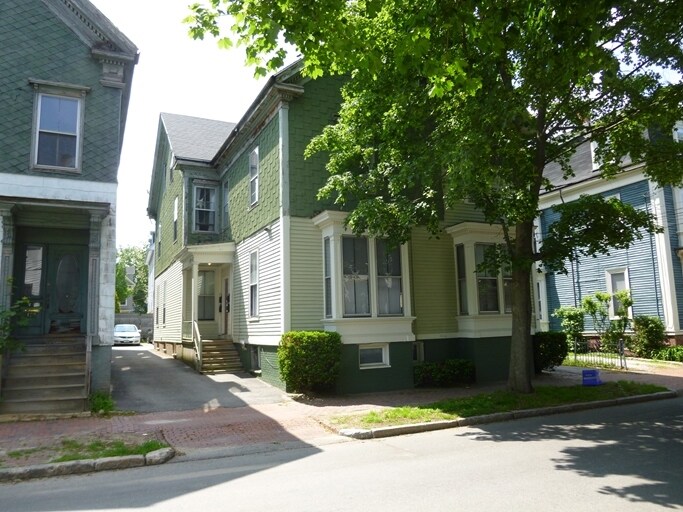 Primary Photo - 124 Emery St