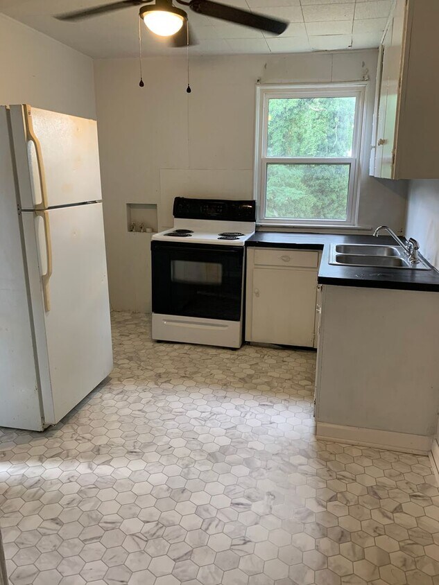 1024 Cabell St Unit B, Lynchburg, VA 24504 Room for Rent in Lynchburg, VA