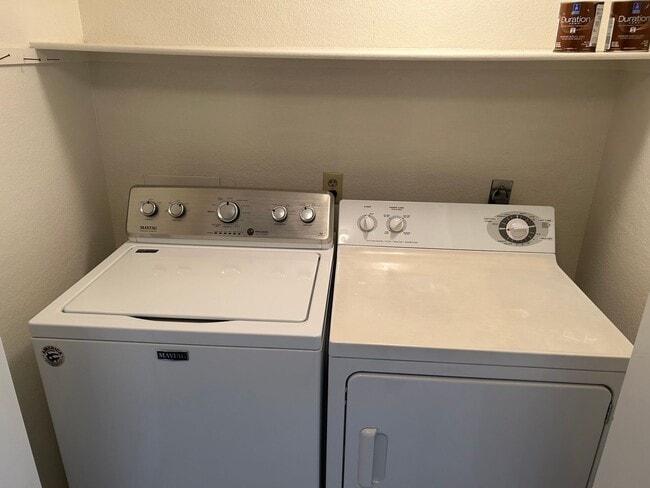 Building Photo - Larger unit at Rock Springs 1 Community