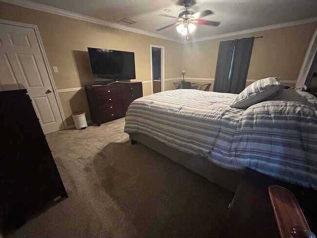 Foto del edificio - 11807 Cedarcliff Dr