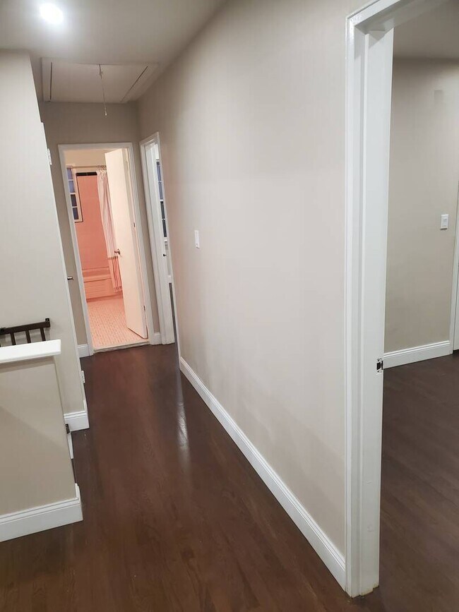 Foto del edificio - 2301 E 66th St